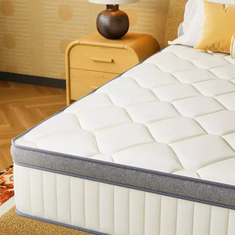 Materasso Ibrido Swedrea Fresco Media Fermezza Gel Memory Foam Molle Insacchettate, Bianco