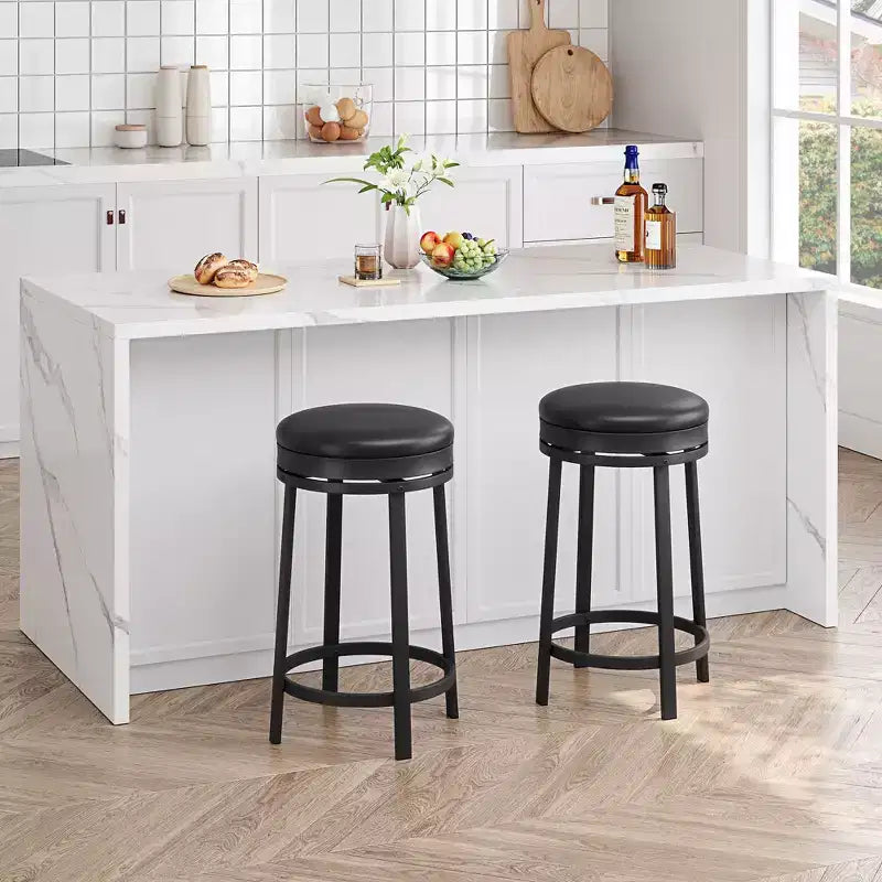 Sgabelli da Bar Girevoli a 360° Set da 2, Sgabelli da Bancone Alti 61 cm con Poggiapiedi, Rivestimento in Pelle PU e Struttura in Metallo per Cucina, Sala da Pranzo, Marrone