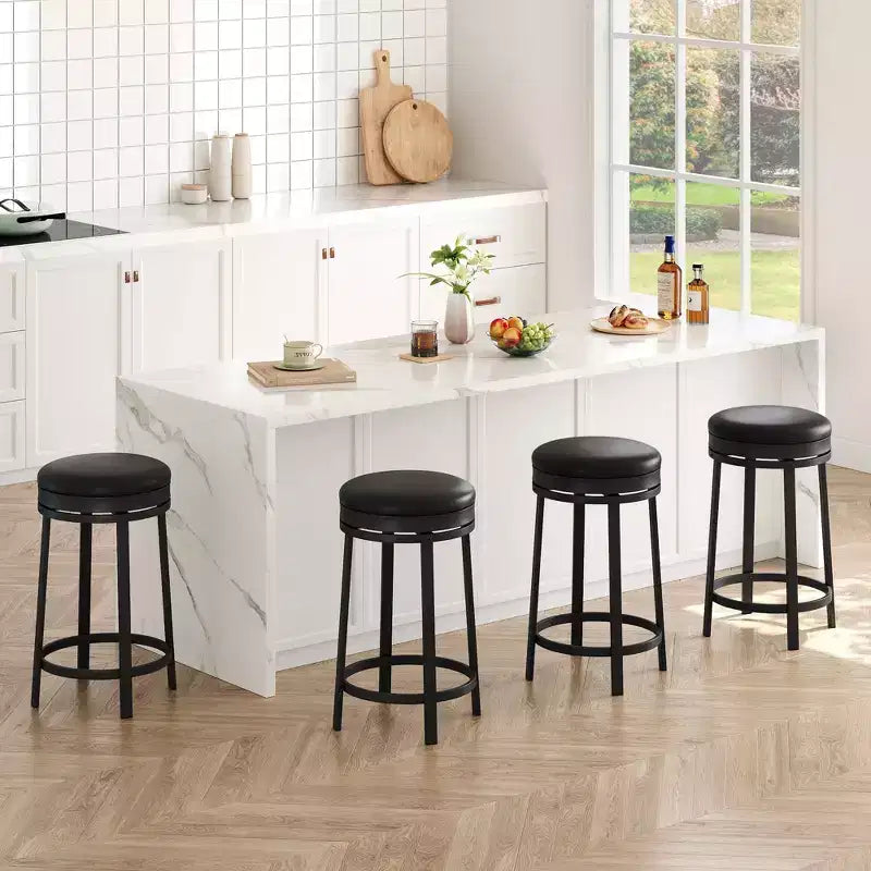 Sgabelli da Bar Girevoli a 360° Set da 2, Sgabelli da Bancone Alti 61 cm con Poggiapiedi, Rivestimento in Pelle PU e Struttura in Metallo per Cucina, Sala da Pranzo, Marrone