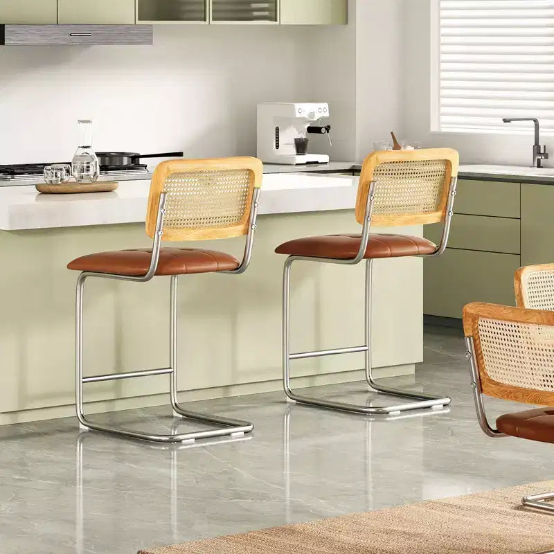 PexFix Set di 2 Sgabelli da Bar con Altezza per Bancone, Sgabelli in Ecopelle PU Imbottiti con Schienale in Rattan, Sgabelli da 24 Pollici Senza Braccioli per Isola Cucina, Marrone
